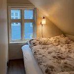 Willa Varmt Og Hjemmekoselig Bergenshus Med 2 - I Rolig Smau I Hjertet Av Bergen