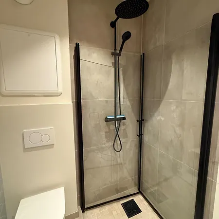 Charming Apartment In A Quiet Historic Lane - Free Parking Lägenhet