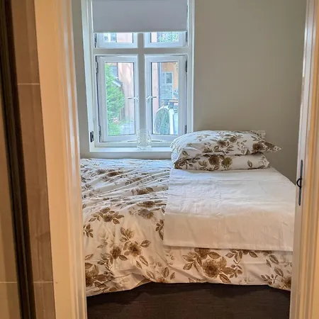 Varmt Og Hjemmekoselig Bergenshus Med 2 - I Rolig Smau I Hjertet Av Bergen