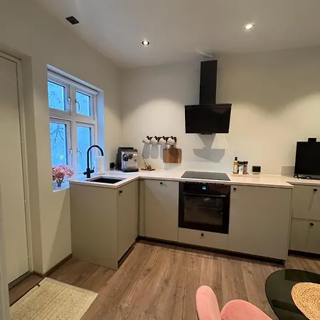 Varmt Og Hjemmekoselig Bergenshus Med 2 - I Rolig Smau I Hjertet Av * Bergen