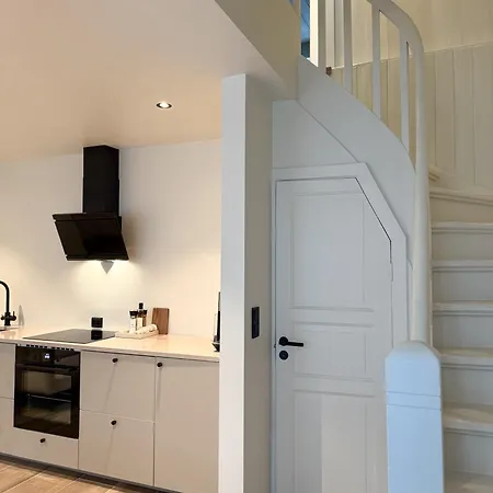 Varmt Og Hjemmekoselig Bergenshus Med 2 - I Rolig Smau I Hjertet Av Villa