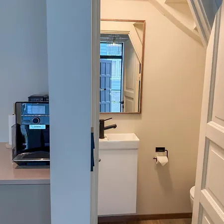 Historic Bergen House With 2 Separate Apartments On A Quiet Pedestrian Lane - Free Parking