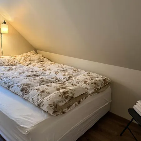 Varmt Og Hjemmekoselig Bergenshus Med 2 - I Rolig Smau I Hjertet Av ヴィラ *