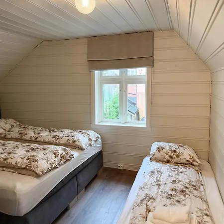 ヴィラ Varmt Og Hjemmekoselig Bergenshus Med 2 - I Rolig Smau I Hjertet Av