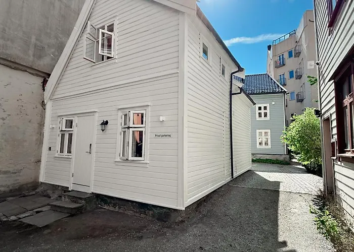 别墅 Varmt Og Hjemmekoselig Bergenshus Med 2 - I Rolig Smau I Hjertet Av *