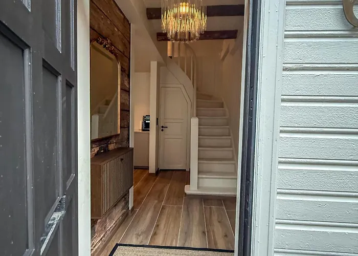 Varmt Og Hjemmekoselig Bergenshus Med 2 - I Rolig Smau I Hjertet Av Villaer Bergen