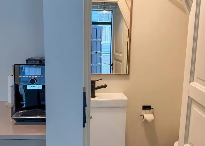 Varmt Og Hjemmekoselig Bergenshus Med 2 - I Rolig Smau I Hjertet Av