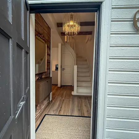 Varmt Og Hjemmekoselig Bergenshus Med 2 - I Rolig Smau I Hjertet Av Villa Bergen