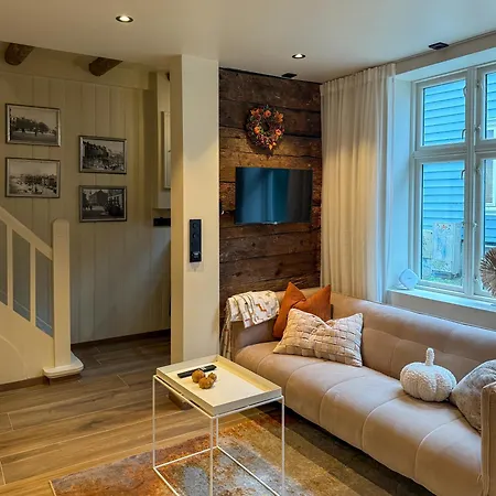 Varmt Og Hjemmekoselig Bergenshus Med 2 - I Rolig Smau I Hjertet Av *