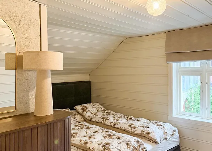 Varmt Og Hjemmekoselig Bergenshus Med 2 - I Rolig Smau I Hjertet Av Villa *